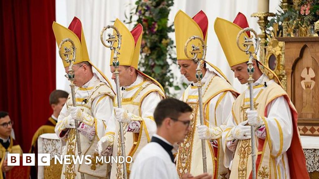 Quiénes son los lefebvrianos, el grupo ultraconservador que desafió al papa León XIV ordenando a 4 obispos y que hace temer un cisma en la Iglesia católica
