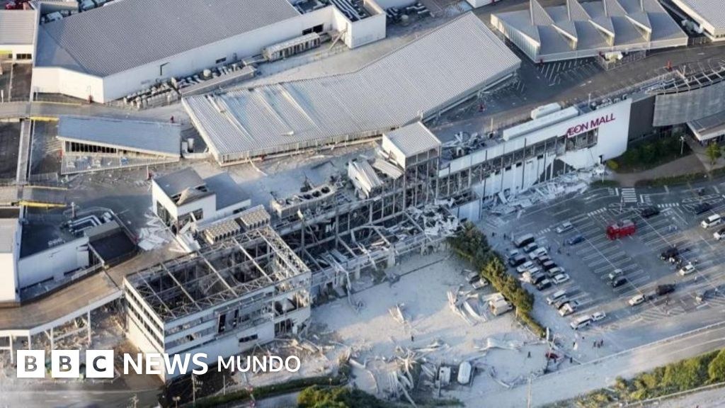 Varias personas quedan atrapadas en un centro comercial tras un terremoto de magnitud 7,1 en Japón