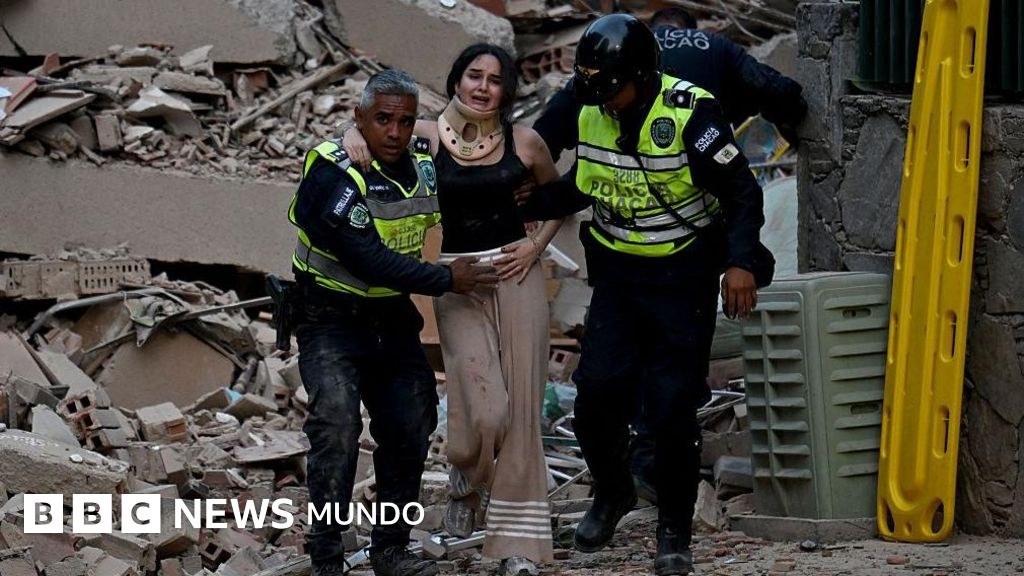 Un fuerte terremoto de magnitud 7,2 y una réplica de 7,5 sacuden la costa central de Venezuela y dejan graves daños en Caracas y otros lugares