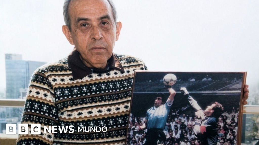 La historia de Alejandro Ojeda Carbajal, el fotógrafo mexicano que inmortalizó la "mano de Dios" de Maradona hace 40 años