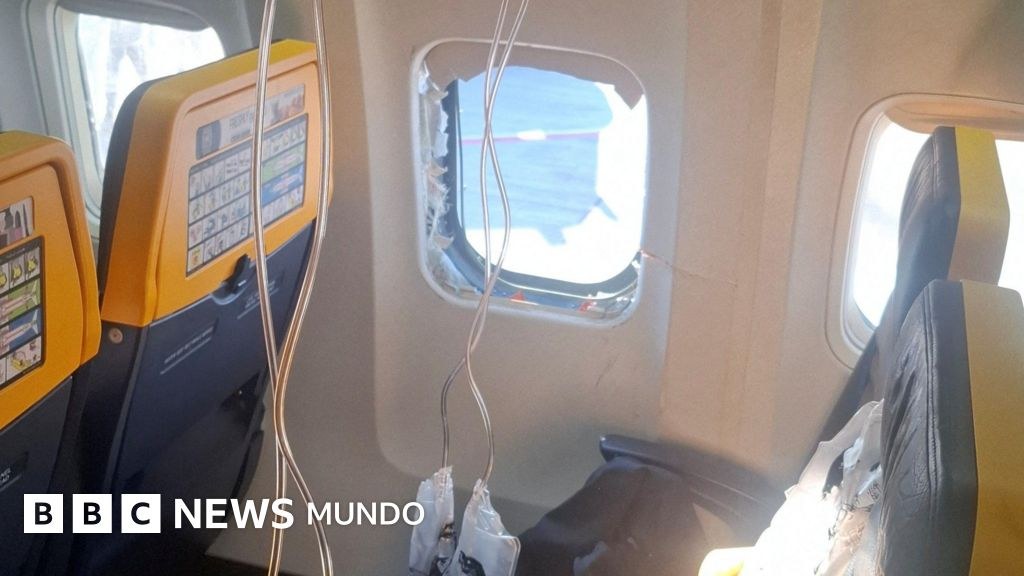 "Si morimos, morimos juntos": habla la esposa del hombre que estuvo a punto de ser succionado por la ventanilla de un avión de Ryanair