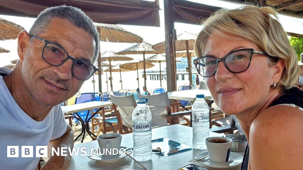 "Si morimos, morimos juntos": habla la esposa del hombre que estuvo a punto de ser succionado por la ventanilla de un avión de Ryanair