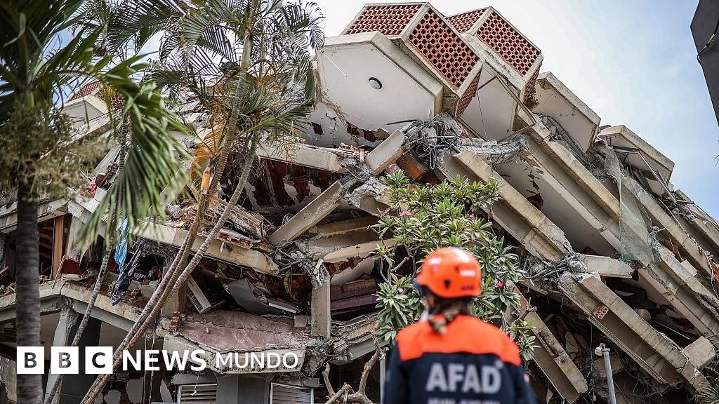 Cuánto tiempo se puede sobrevivir bajo los escombros tras un terremoto y qué factores dan esperanza a los rescatistas