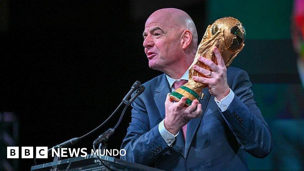 Quién es Gianni Infantino y cómo llegó a ser el hombre más poderoso (y polémico) del fútbol mundial